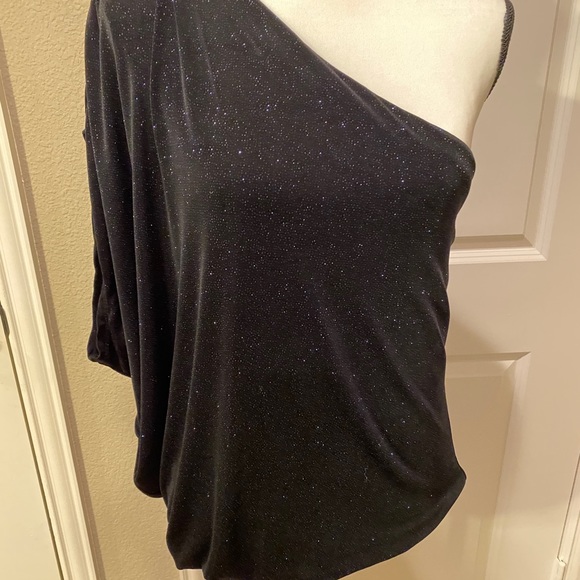Alice + Olivia Navy Blue Shimmer Asymmetrical One Shoulder Top - Picture 6 of 6